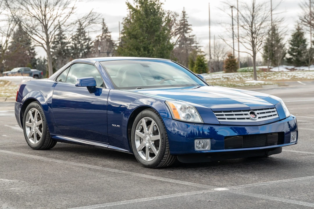 2004 Cadillac XLR - Image 11 of 31