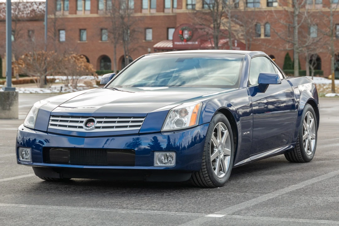 2004 Cadillac XLR - Image 9 of 31