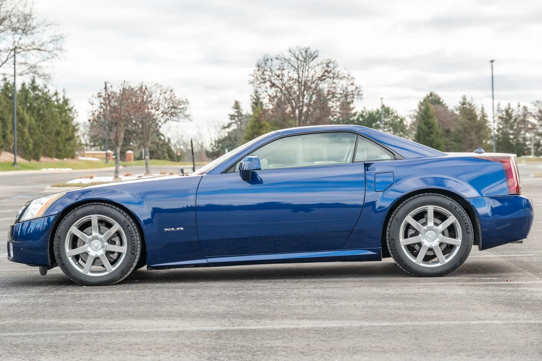 2004 Cadillac XLR - Image 16 of 31