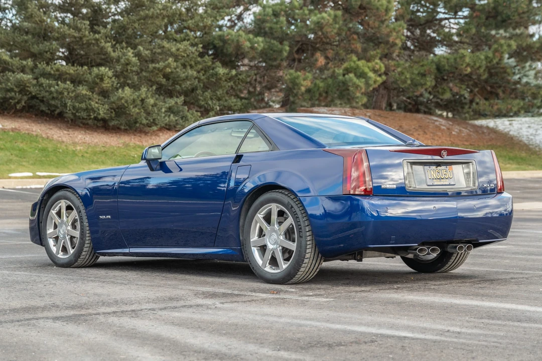 2004 Cadillac XLR - Image 15 of 31