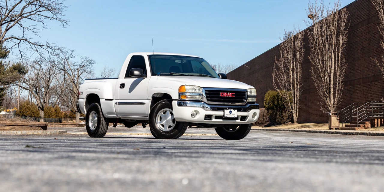 2004 GMC Sierra 2nd Gen - Image 5 of 31
