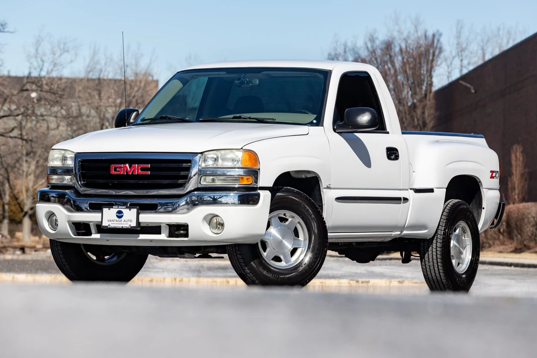 2004 GMC Sierra 2nd Gen - Image 7 of 31