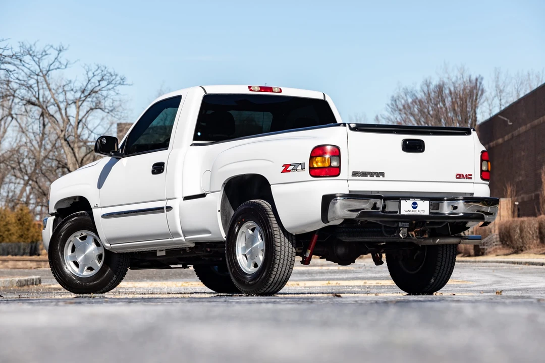 2004 GMC Sierra 2nd Gen - Image 13 of 31
