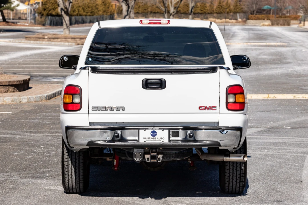 2004 GMC Sierra 2nd Gen - Image 14 of 31