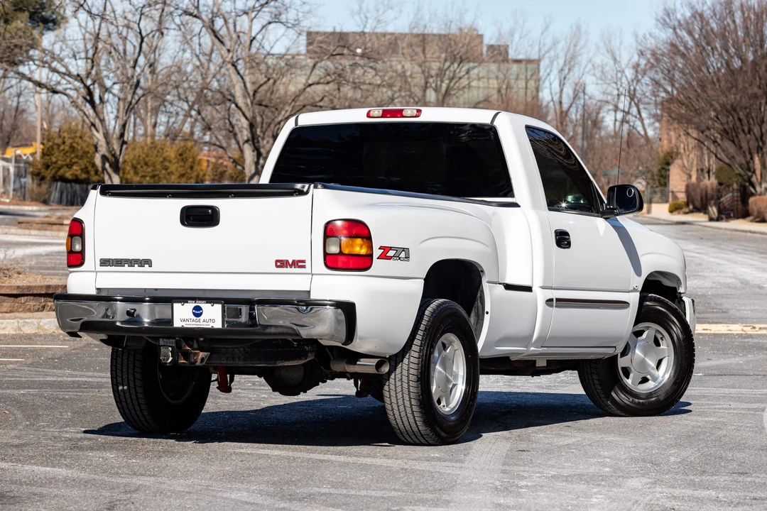 2004 GMC Sierra 2nd Gen - Image 18 of 31