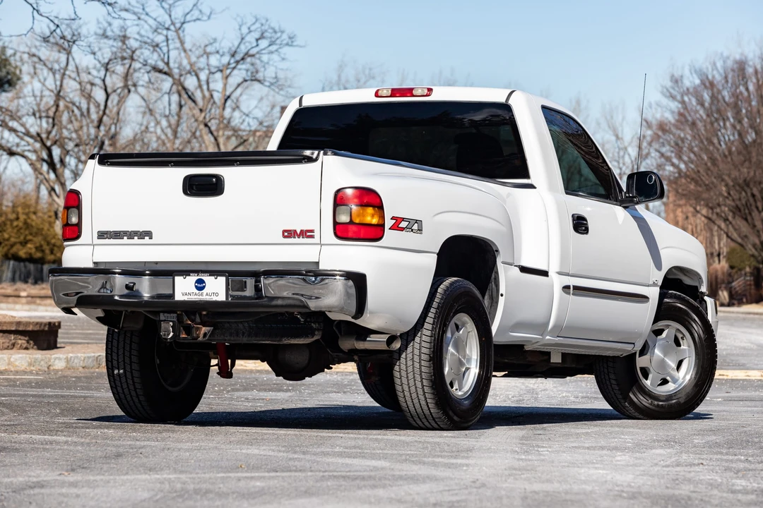 2004 GMC Sierra 2nd Gen - Image 19 of 31