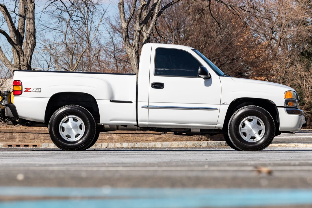 2004 GMC Sierra 2nd Gen - Image 22 of 31