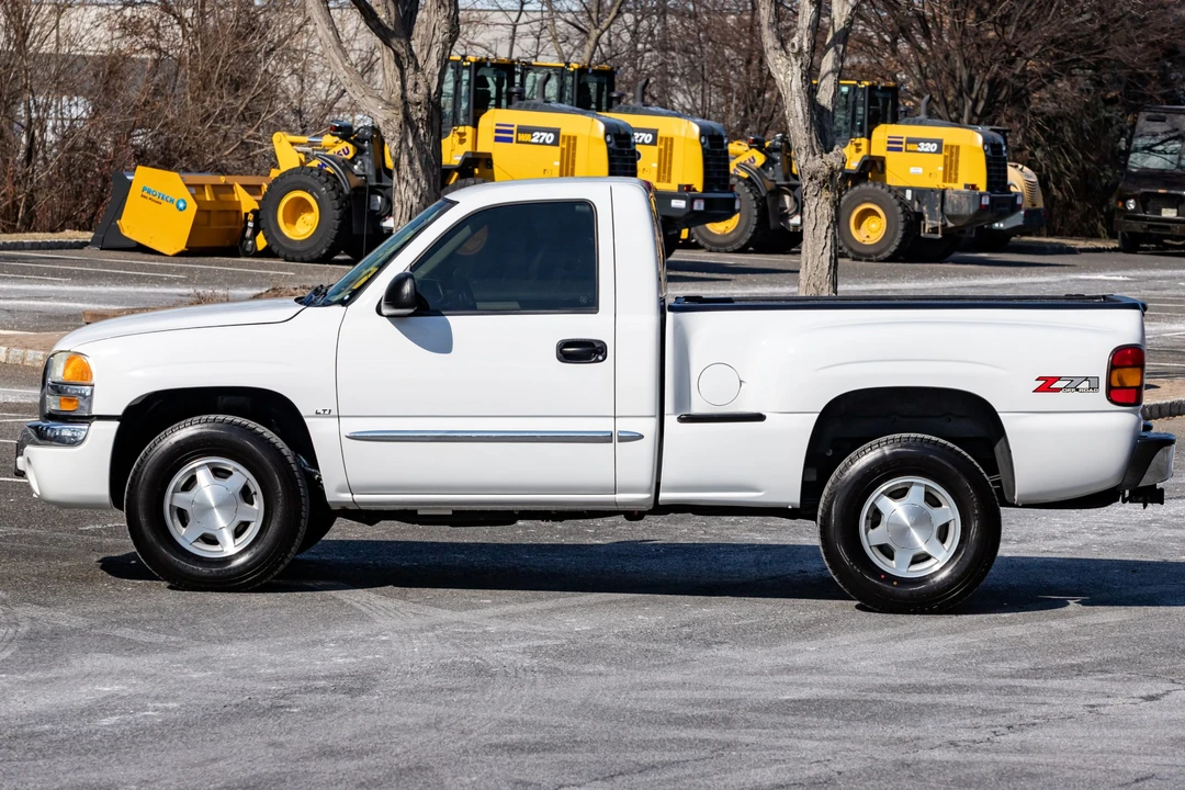 2004 GMC Sierra 2nd Gen - Image 9 of 31