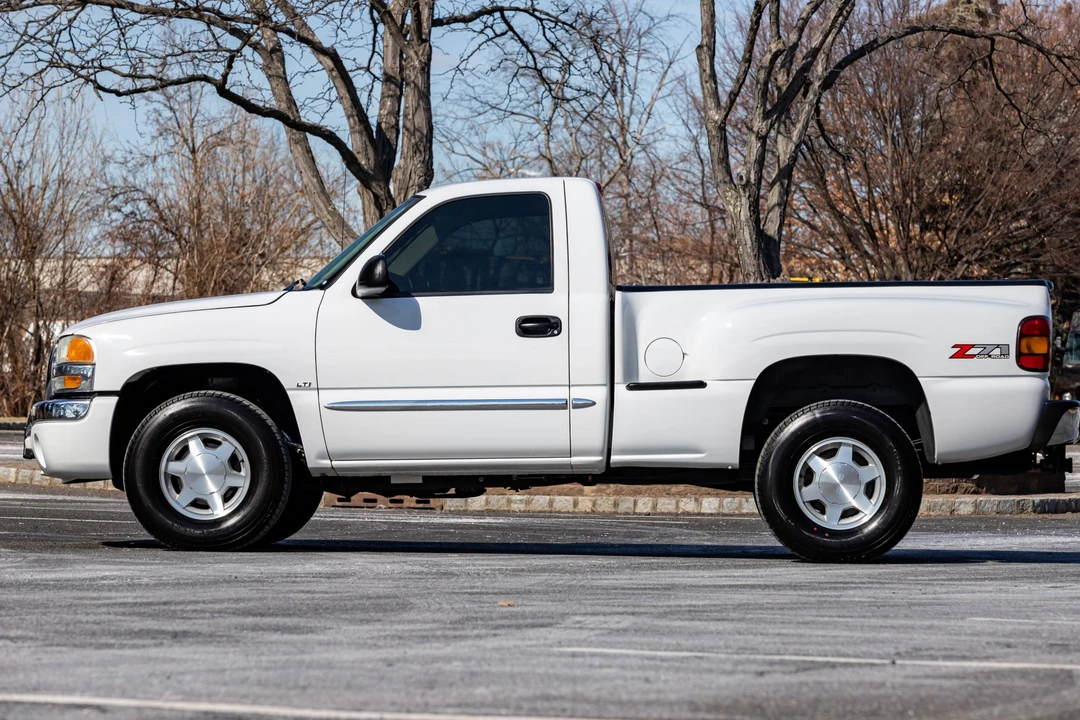 2004 GMC Sierra 2nd Gen - Image 10 of 31