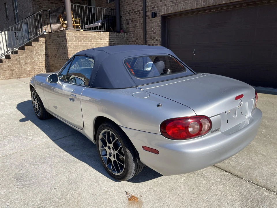 2004 Mazda NB MX-5 Miata - Image 16 of 31