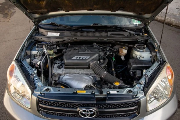 2004 Toyota RAV4 2nd Gen - Image 6 of 7