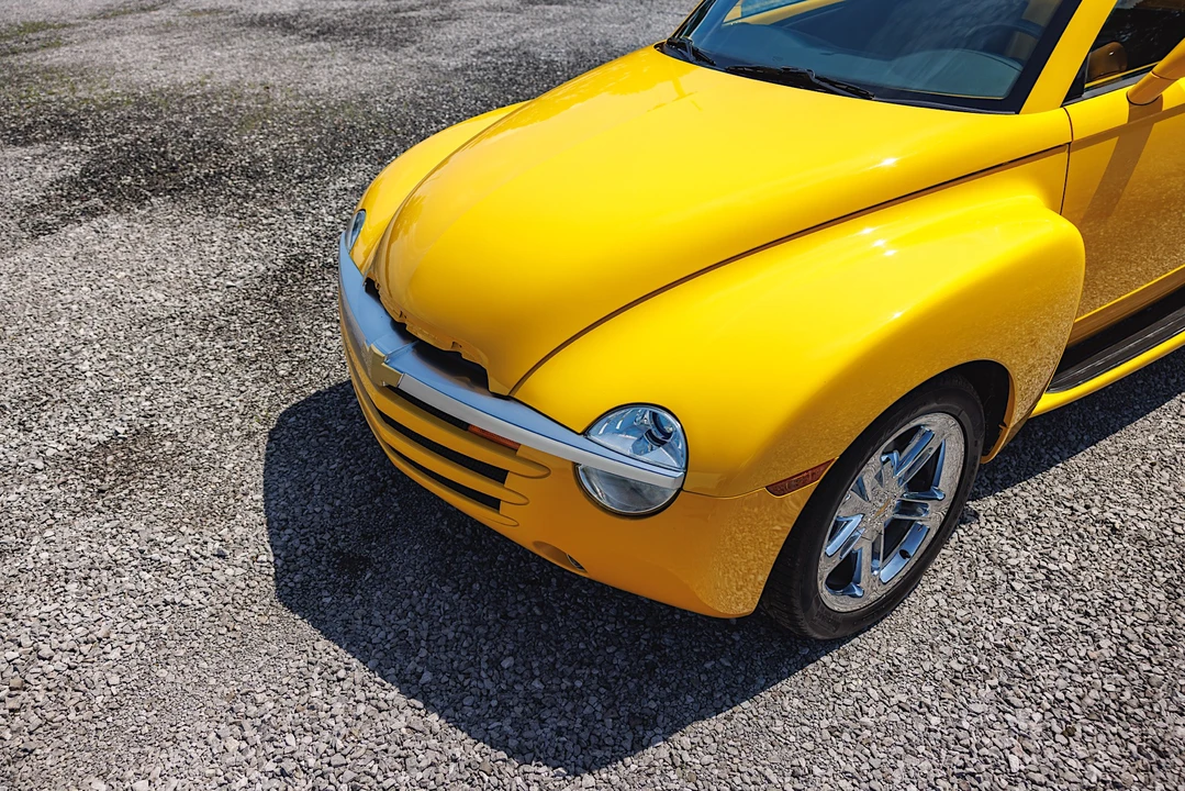 2005 Chevrolet SSR - Image 30 of 31