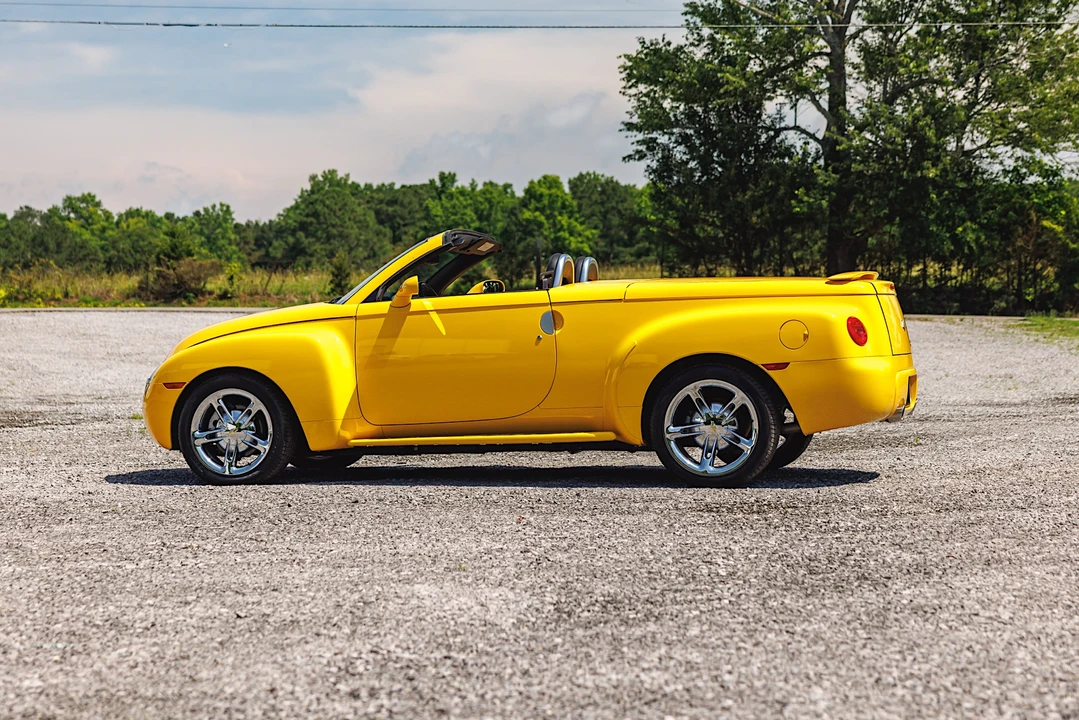2005 Chevrolet SSR - Image 20 of 31