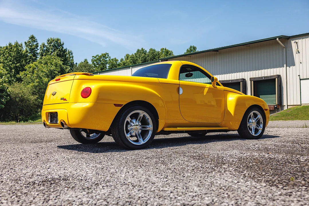 2005 Chevrolet SSR - Image 9 of 31