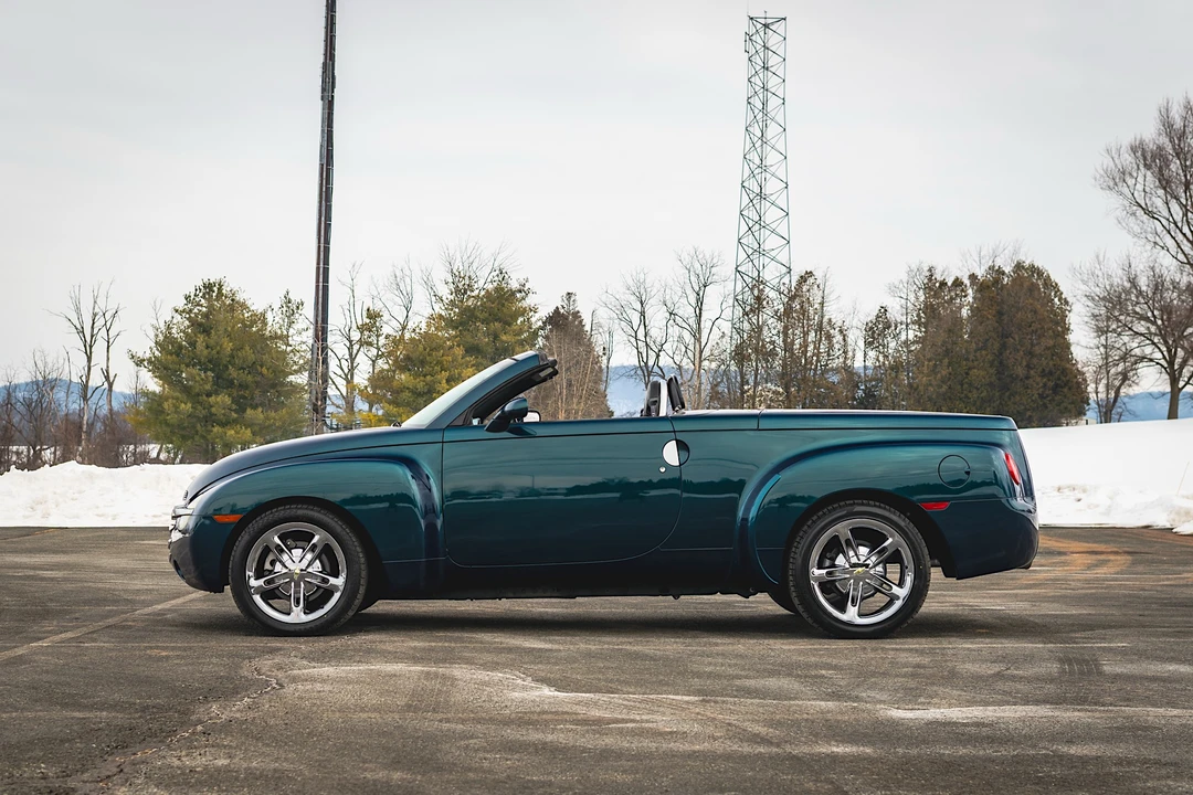 2005 Chevrolet SSR - Image 4 of 31