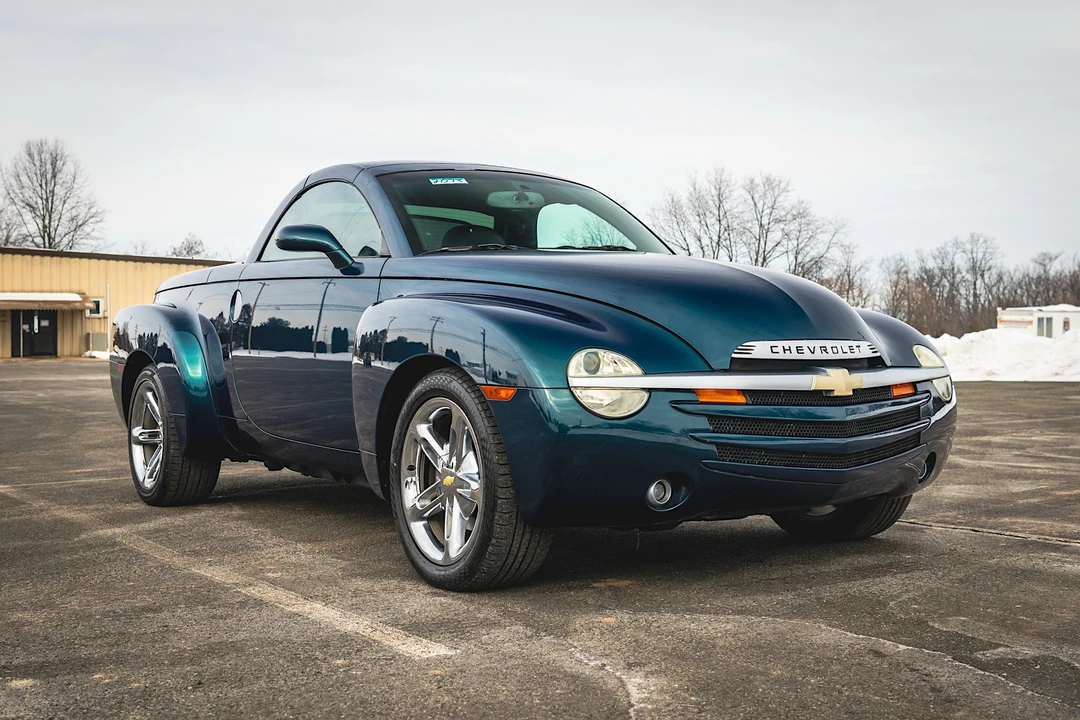 2005 Chevrolet SSR - Image 3 of 31