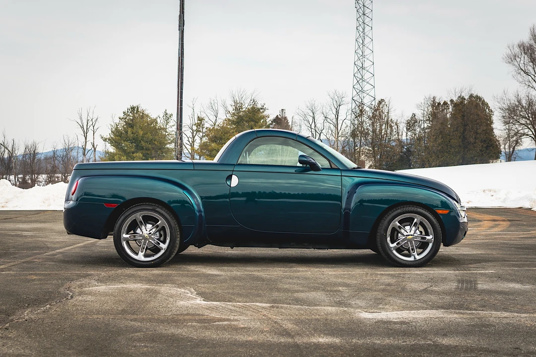 2005 Chevrolet SSR - Image 13 of 31
