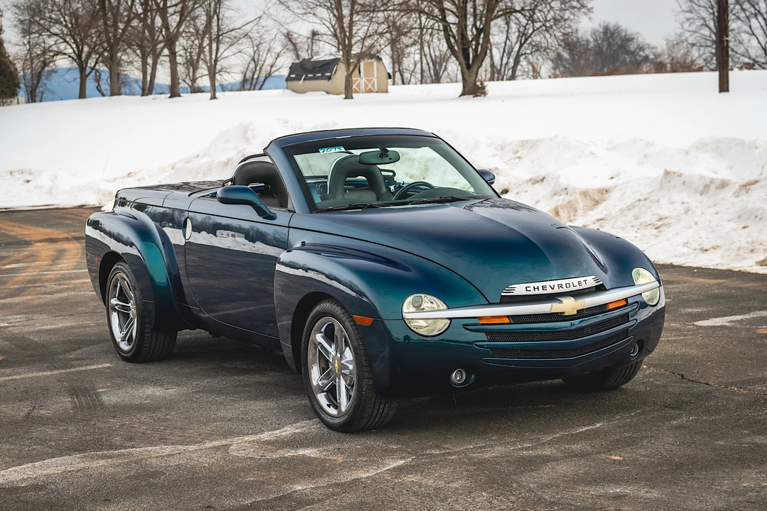 2005 Chevrolet SSR - Image 2 of 31