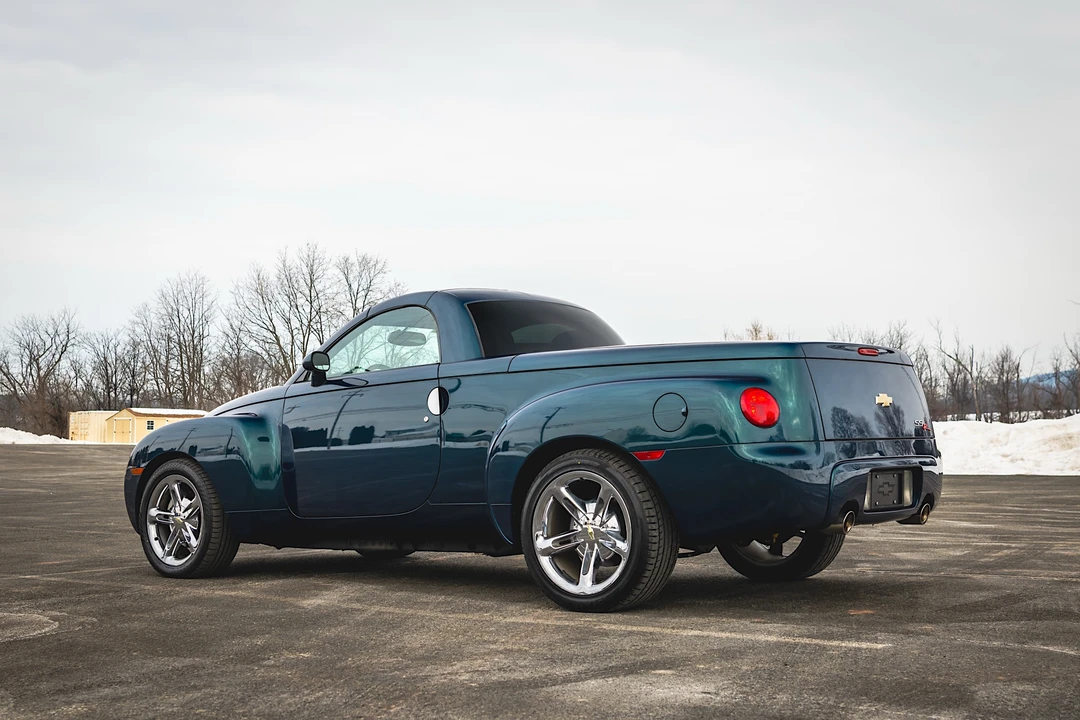 2005 Chevrolet SSR - Image 11 of 31