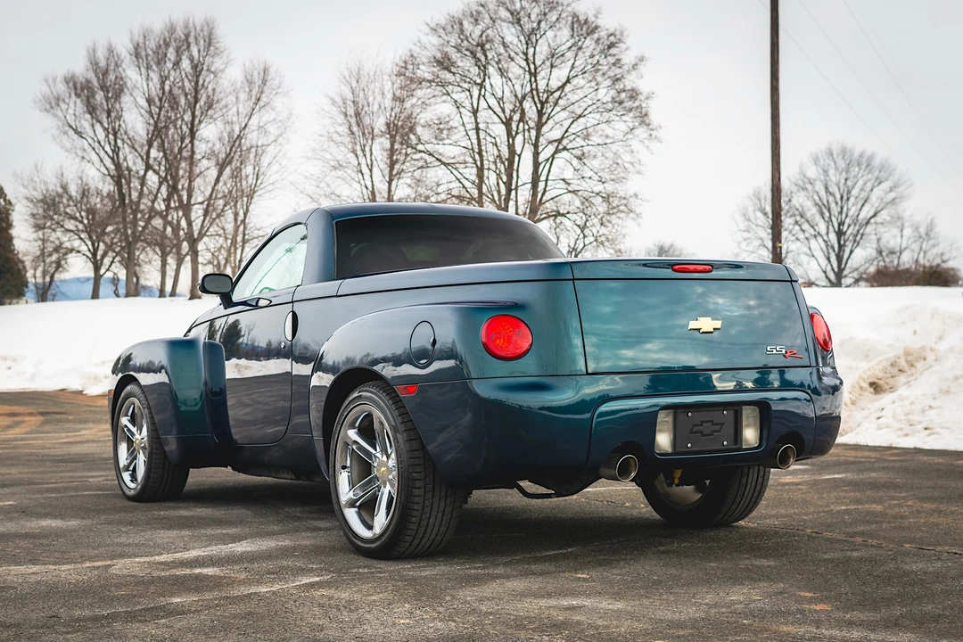 2005 Chevrolet SSR - Image 8 of 31