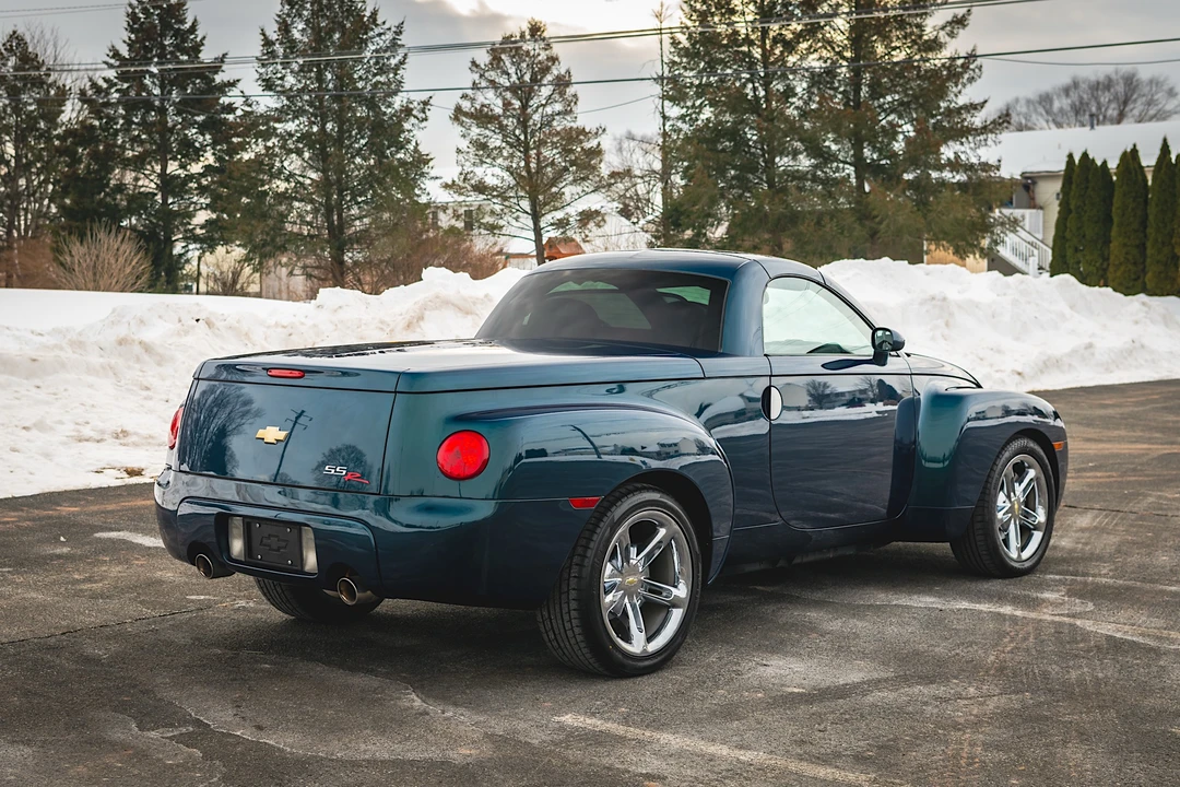 2005 Chevrolet SSR - Image 30 of 31