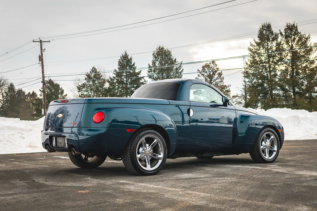 2005 Chevrolet SSR - Image 9 of 31
