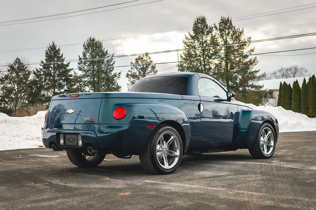 2005 Chevrolet SSR - Image 28 of 31