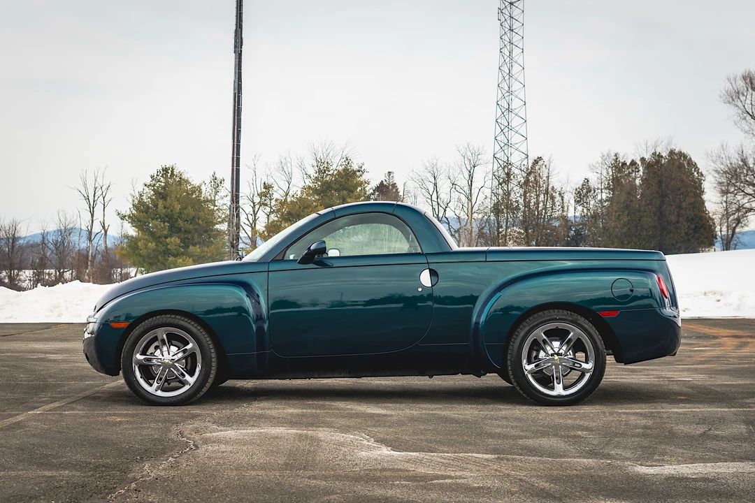 2005 Chevrolet SSR - Image 12 of 31