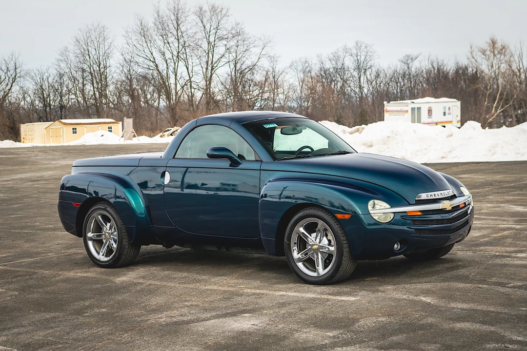 2005 Chevrolet SSR - Image 16 of 31