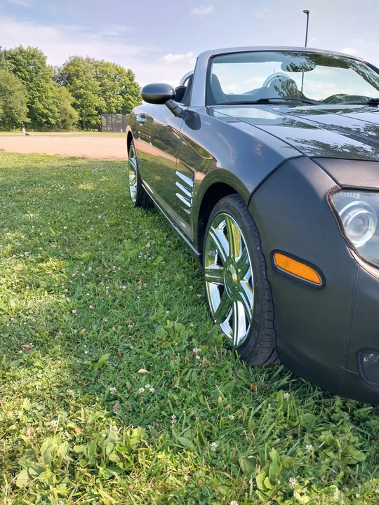 2005 Chrysler Crossfire - Image 19 of 31