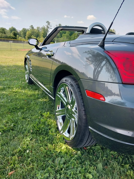 2005 Chrysler Crossfire - Image 17 of 31