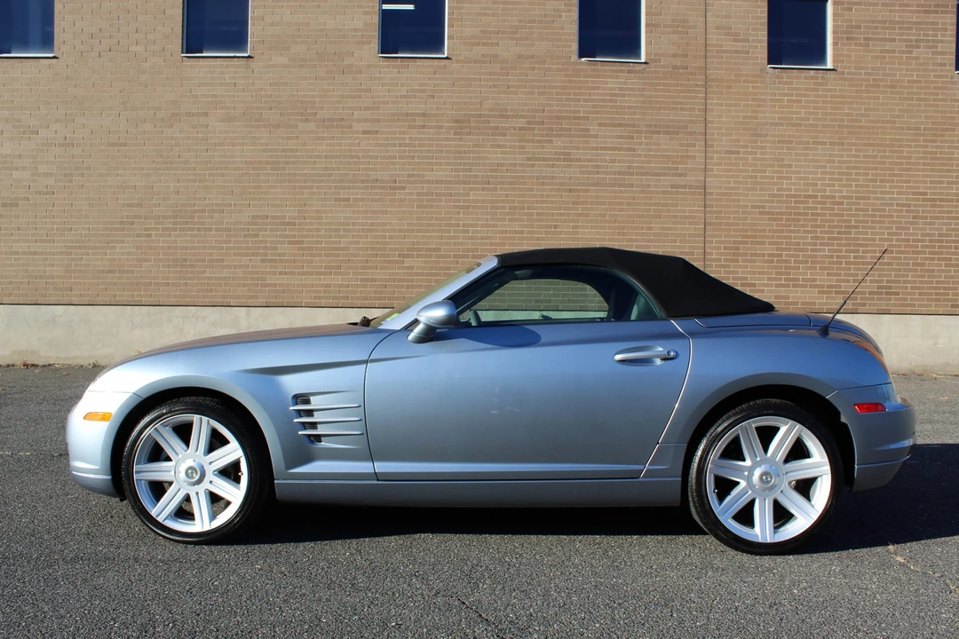 2005 Chrysler Crossfire - Image 9 of 31