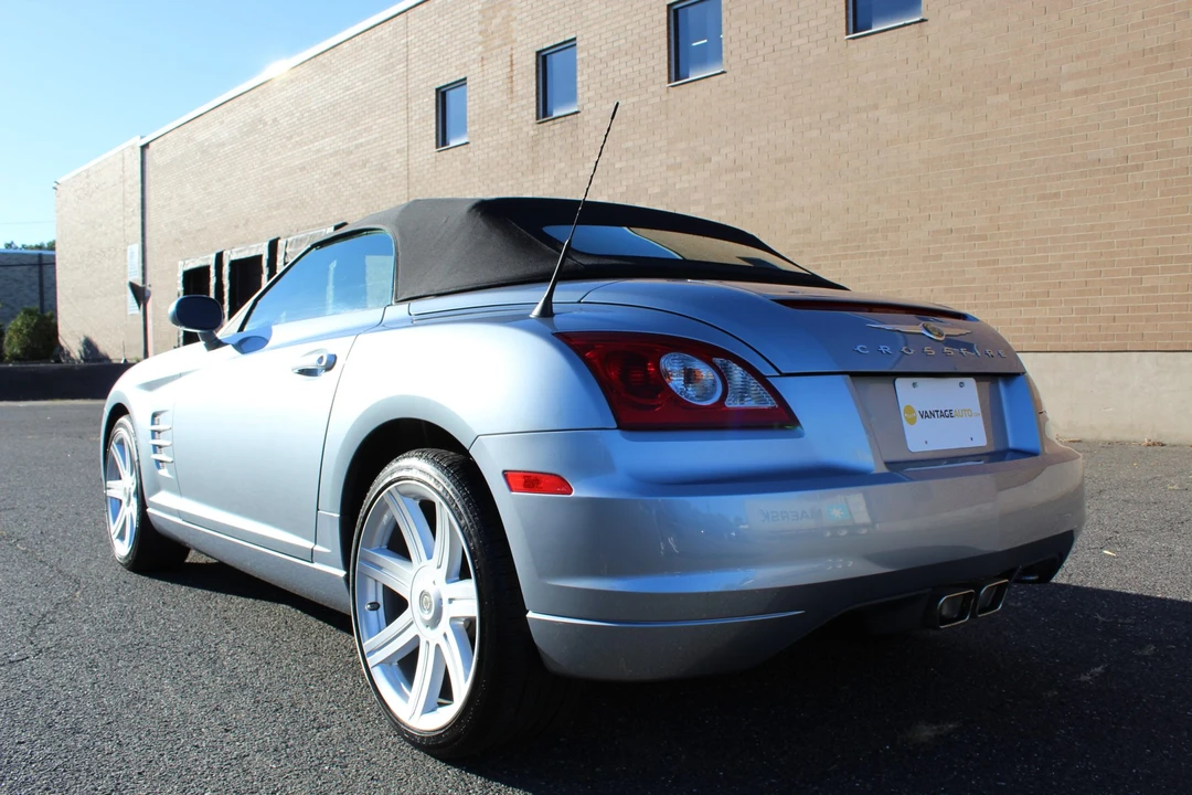 2005 Chrysler Crossfire - Image 11 of 31