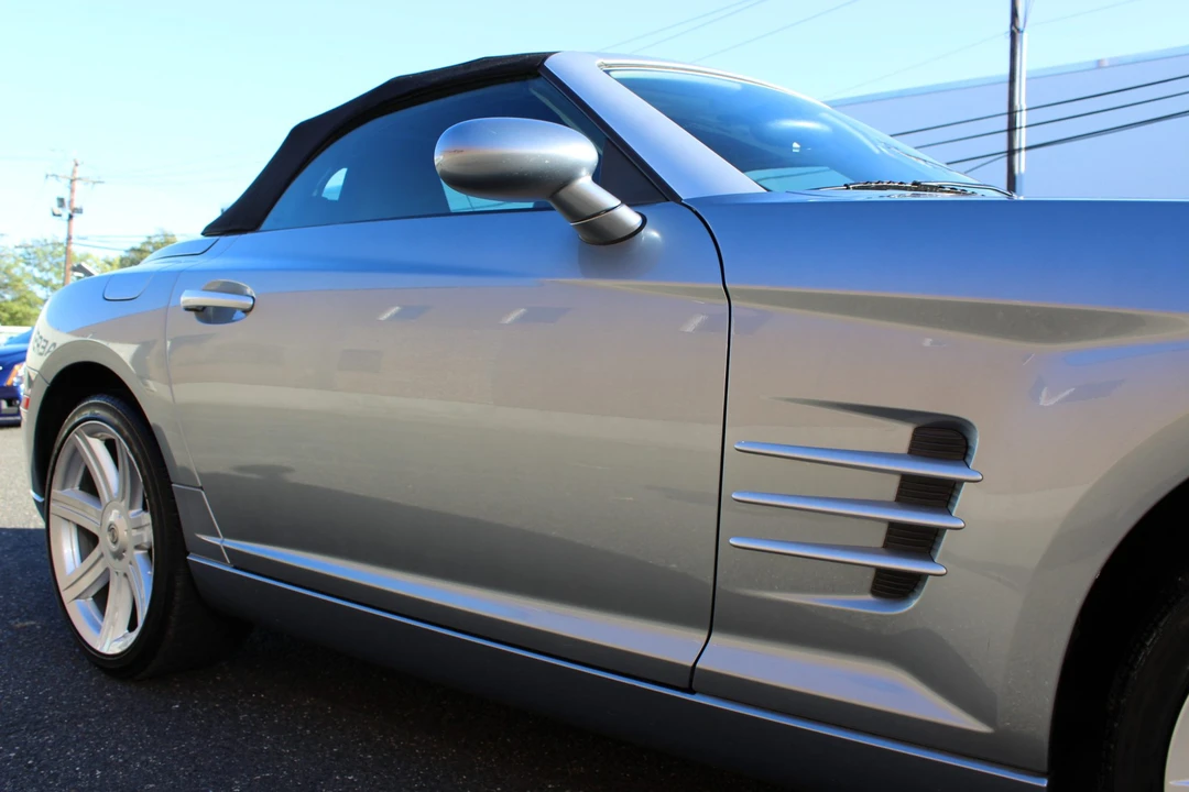 2005 Chrysler Crossfire - Image 23 of 31