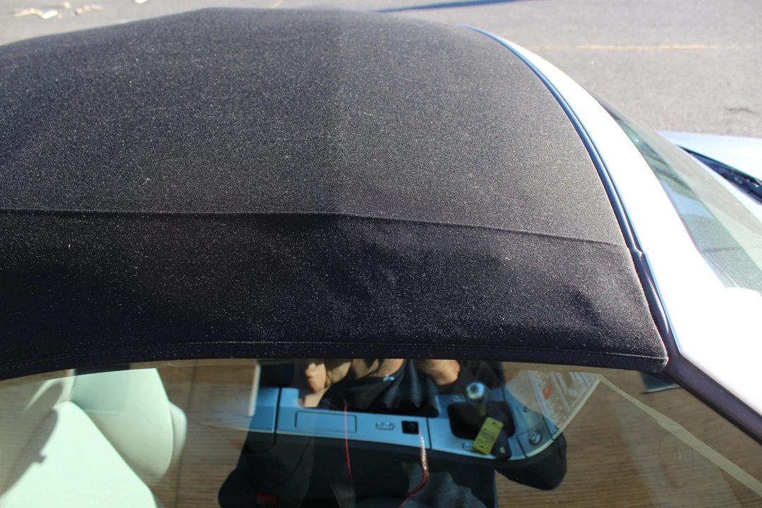 2005 Chrysler Crossfire - Image 27 of 31