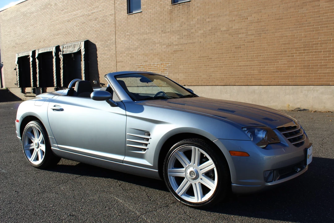 2005 Chrysler Crossfire - Image 2 of 31