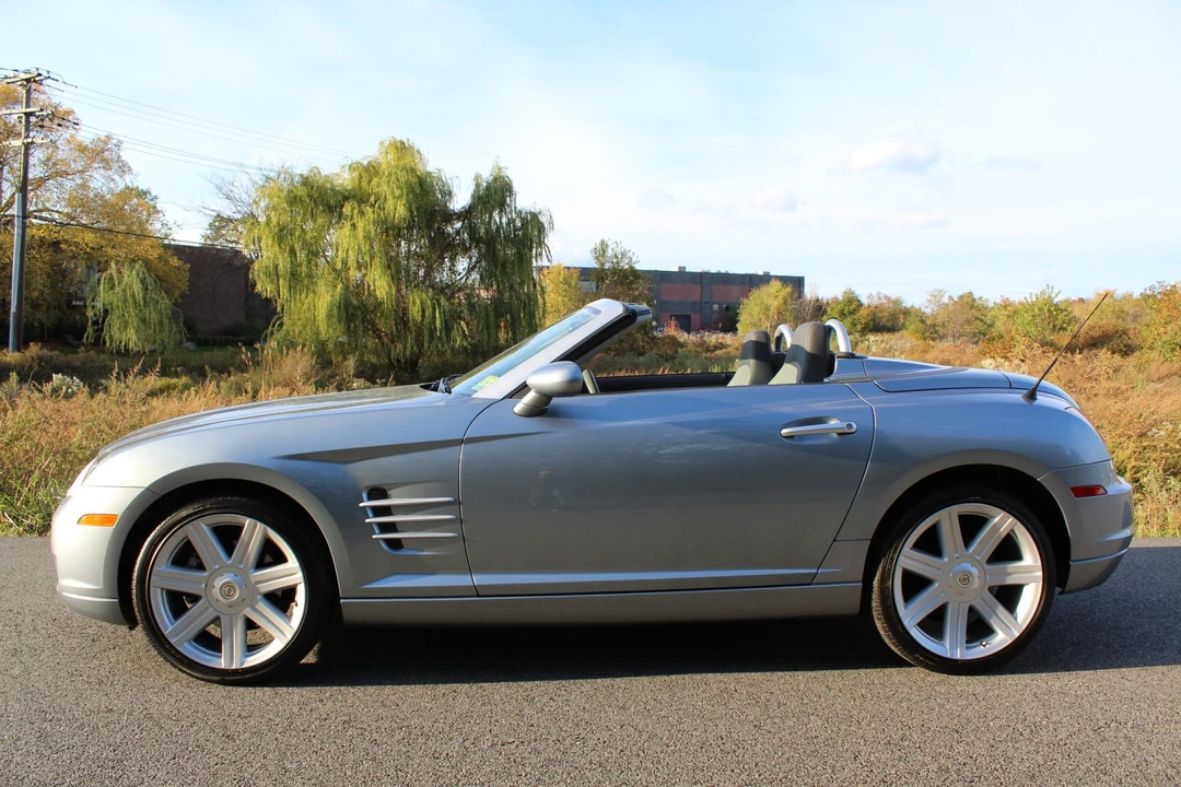 2005 Chrysler Crossfire - Image 8 of 31