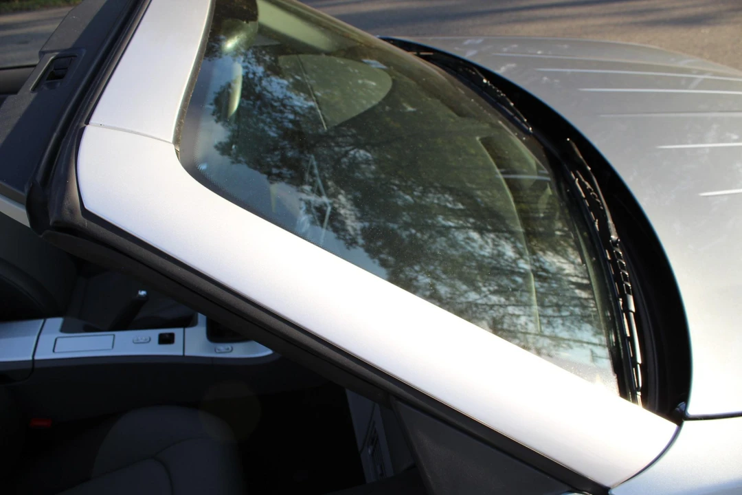 2005 Chrysler Crossfire - Image 25 of 31