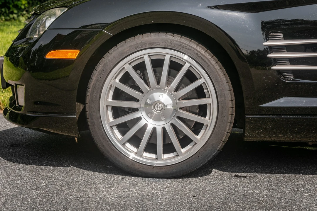 2005 Chrysler Crossfire - Image 27 of 31