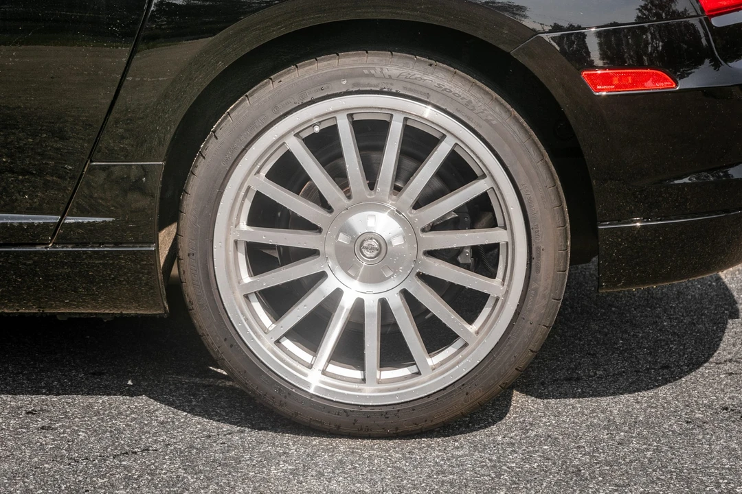 2005 Chrysler Crossfire - Image 28 of 31
