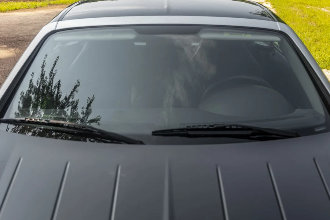 2005 Chrysler Crossfire - Image 26 of 31