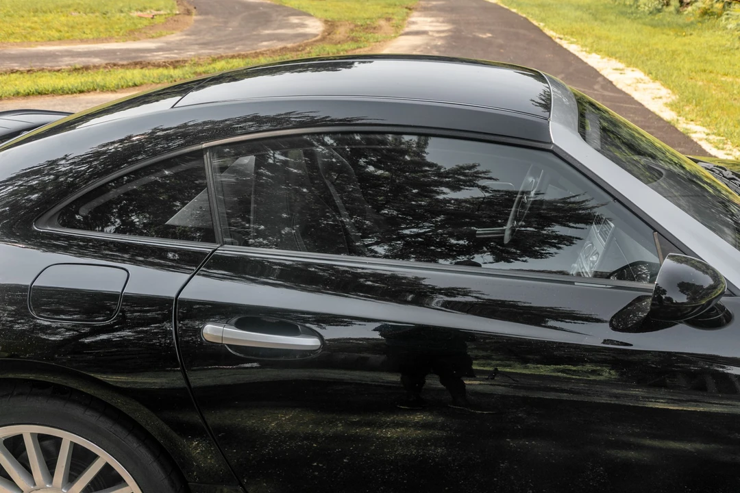 2005 Chrysler Crossfire - Image 24 of 31