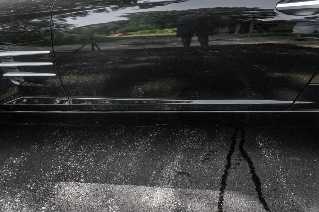 2005 Chrysler Crossfire - Image 18 of 31
