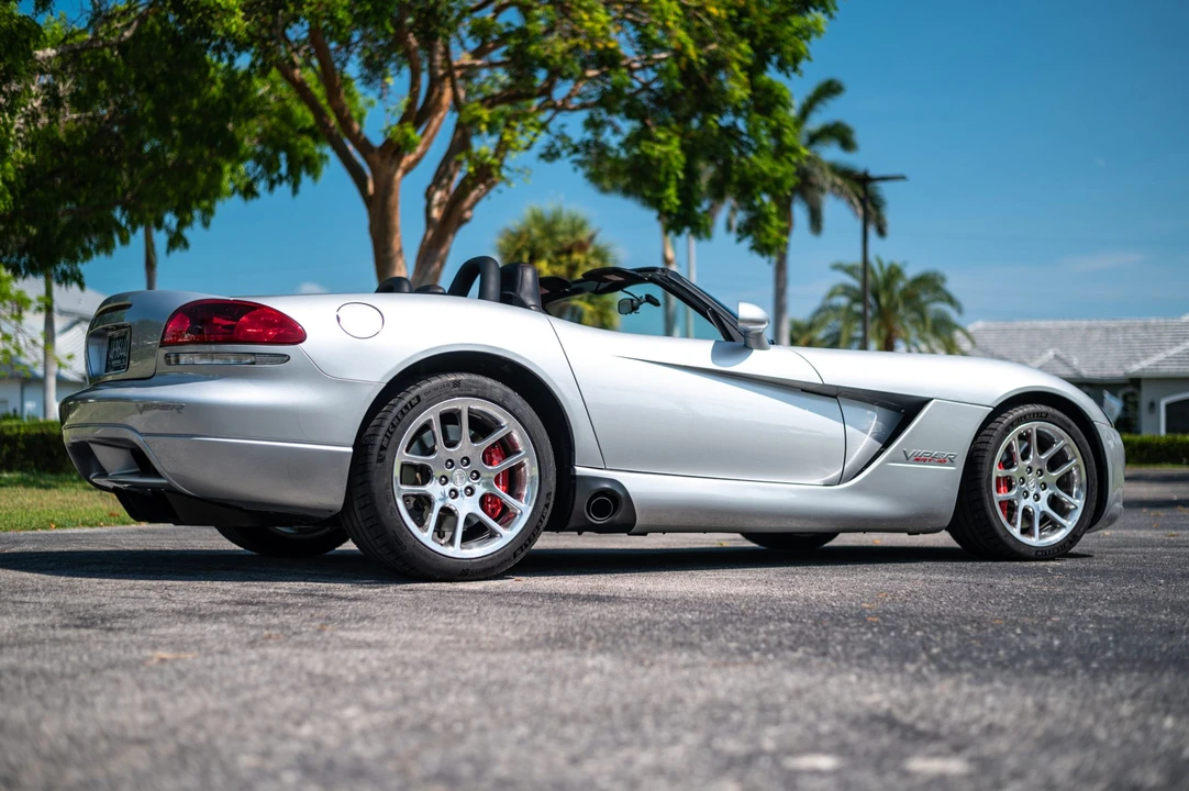 2005 Dodge Viper 3rd Gen - Image 16 of 31