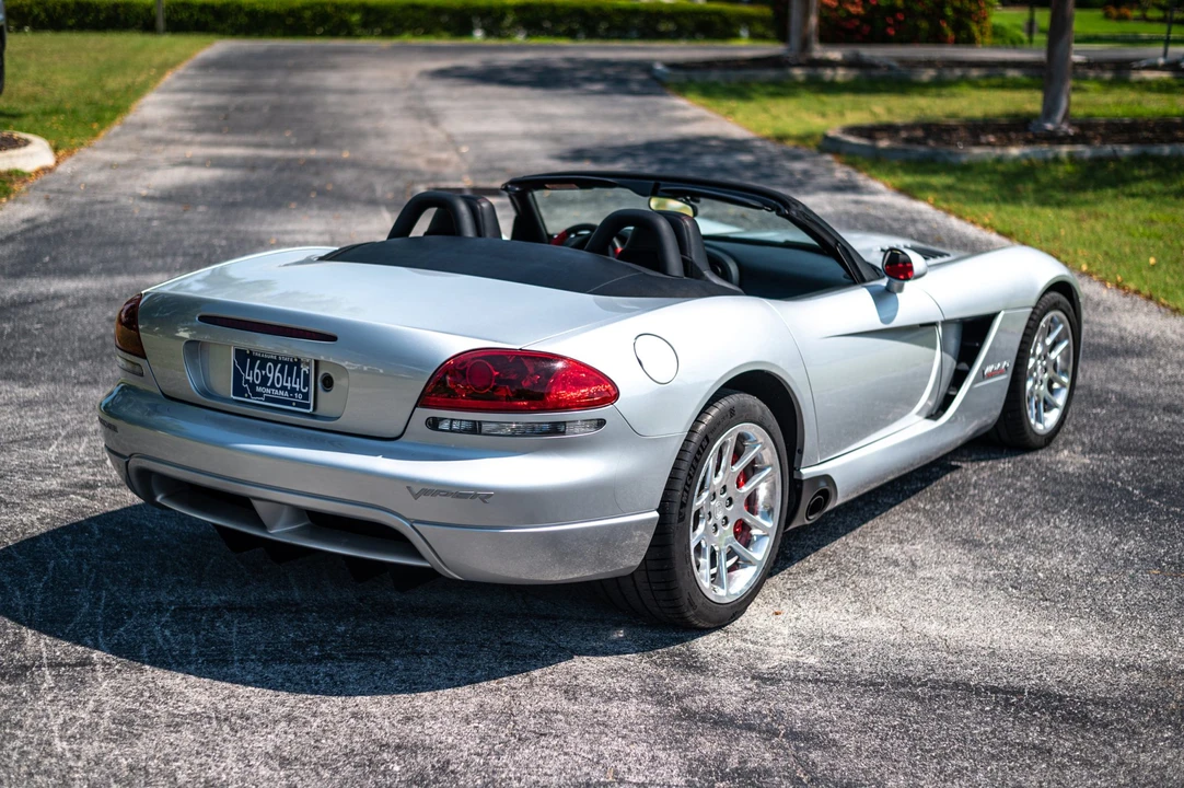 2005 Dodge Viper 3rd Gen - Image 15 of 31