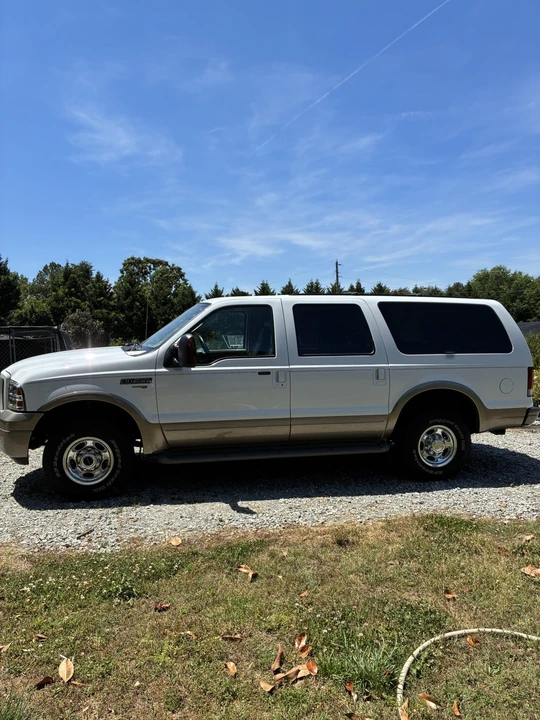 2005 Ford Excursion - Image 21 of 31