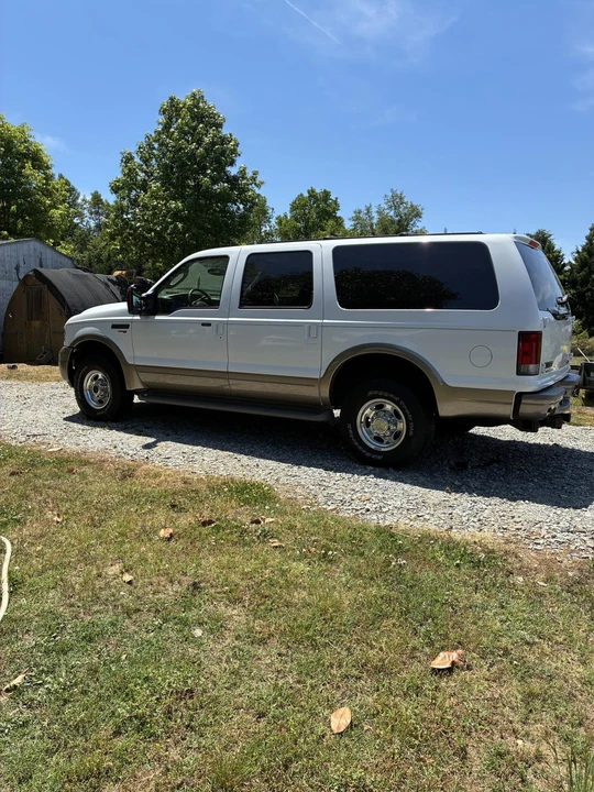 2005 Ford Excursion - Image 19 of 31