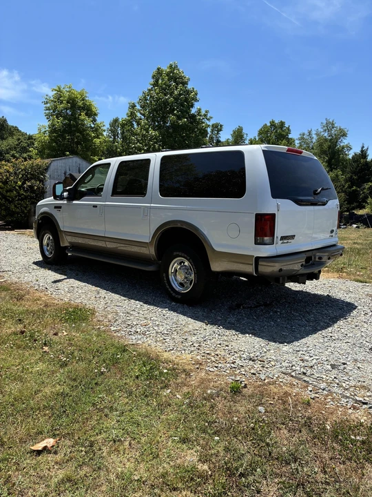 2005 Ford Excursion - Image 18 of 31