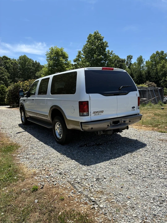 2005 Ford Excursion - Image 17 of 31