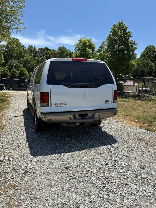 2005 Ford Excursion - Image 16 of 31